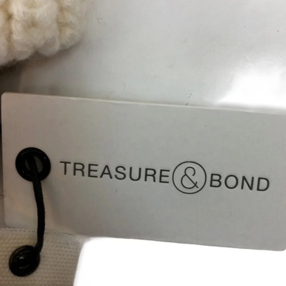 Treasure & Bond treasure bond